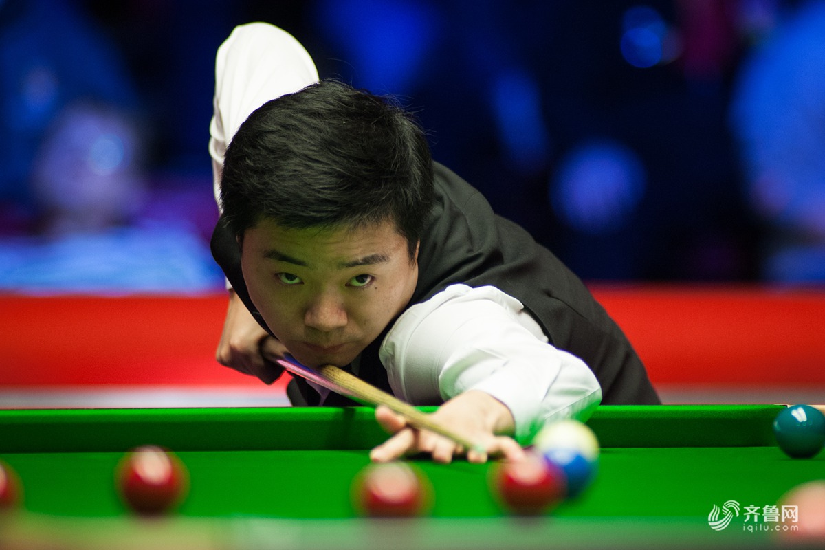 先以轻功抢 先以轻功抢